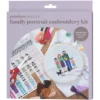 Brodera ett familjeporträtt – kit med broderiring, broderitråd & mönster