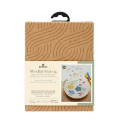 DMC Mindful making kit – brodera skogsbär och blomster