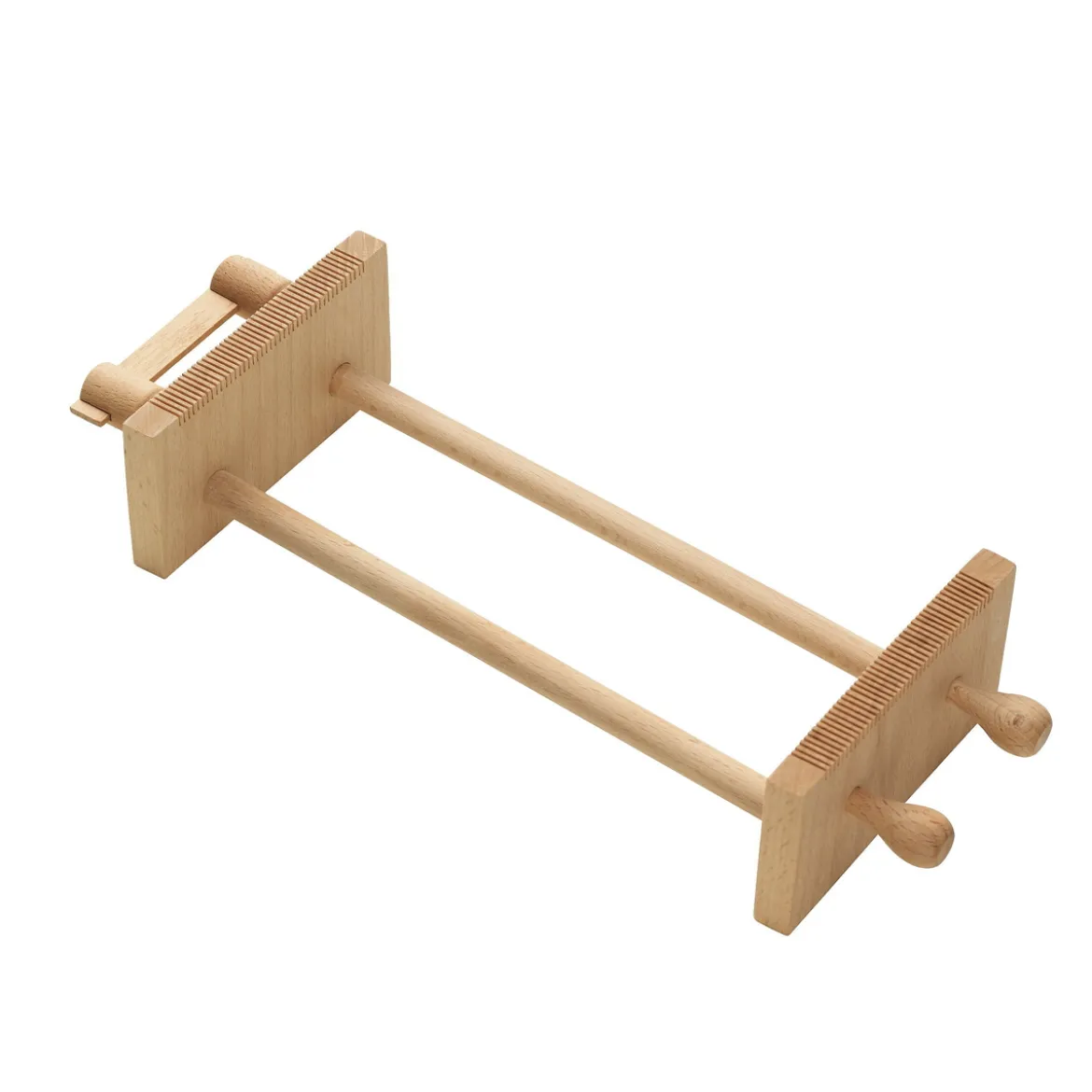 Pärlväv av trä, vävbredd 9,5 cm, vävlängd 21 cm. Total storlek 31,5×12,8×6 cm