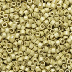 TOHO-pärlor 11/0 – gulgrön metallic matt, PF559F PF galvanized matte yellow gold